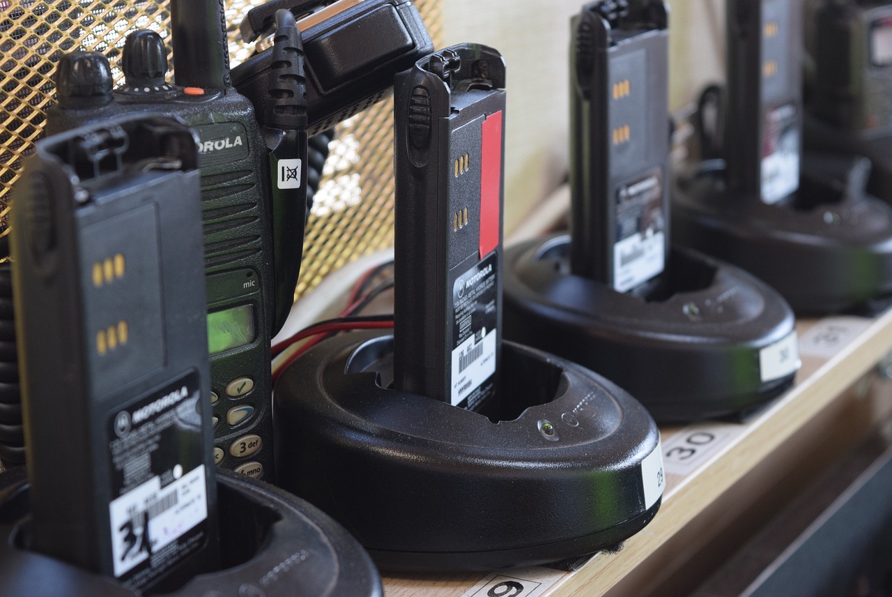 walkie talkie, emergency, radio set-780308.jpg
